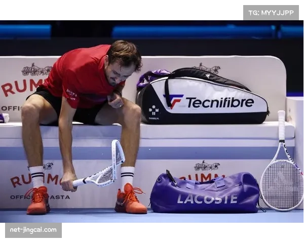 弗里茨发球状态起伏 无缘ATP年终总决赛四强